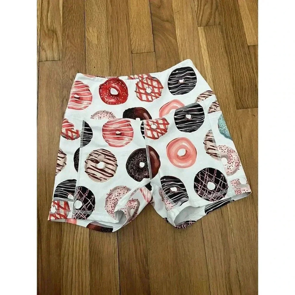 Muscles & Donuts Women's White Donuts Shorts Size Small - Picture 2 of 6